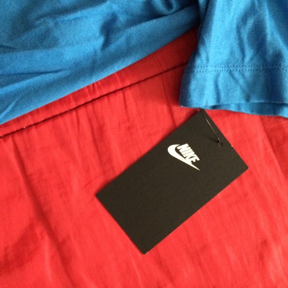 NIKE Large Men's Graphic T-Shirt (BNWT) - Picture 3 of 5